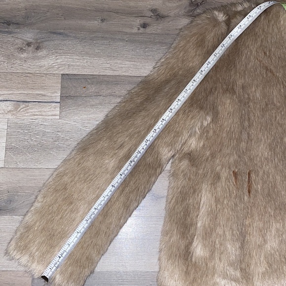 Vintage faux fur vest - Picture 9 of 9